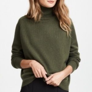Green sweater gold zipper back turtleneck small